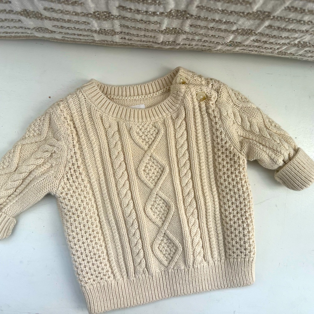 Baby Gap Cable Knit Sweater *Like New* 3-6 mo